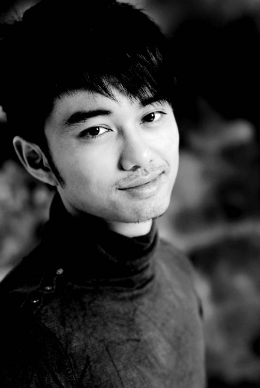 周路明（中国内地男歌手、作家、编剧、导演）