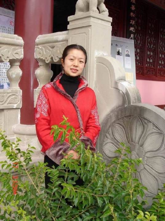 何晓玲（西昌学院团委副书记）