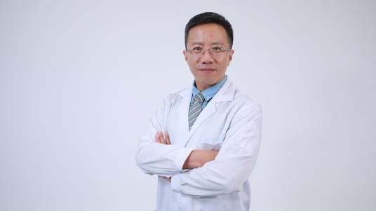 杨晓楠（中国医学科学院整形外科医院副主任医师）