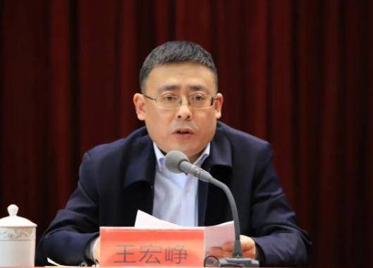 王宏峥（安徽省宣城市宣州区委副书记，区政府区长、党组书记）