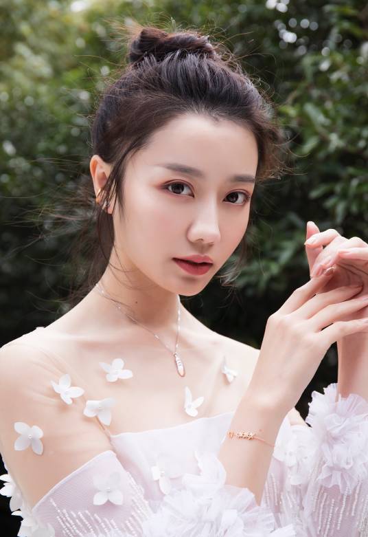 龙政璇
