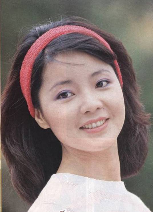 窗外（邓丽君演唱歌曲）