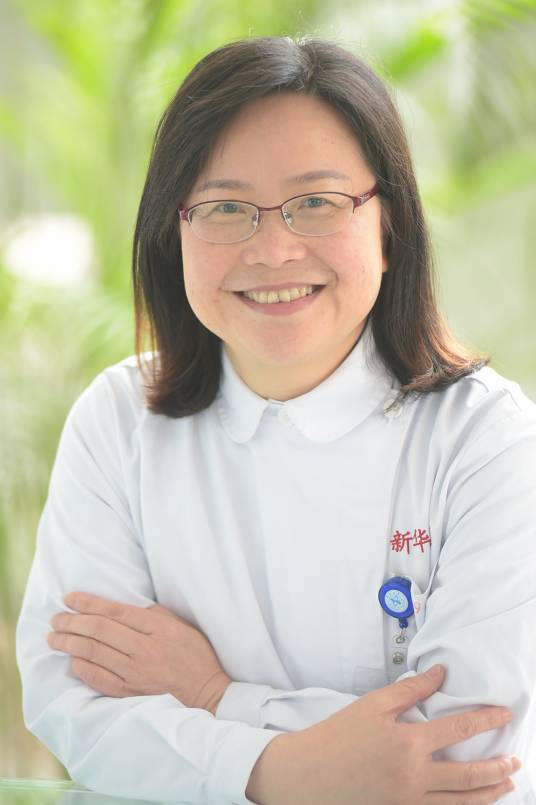 姜丽萍（美国护理科学院院士，上海交通大学医学院附属新华医院护理部主任、主任护师、教授、博士生导师）