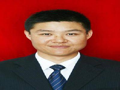 张继龙（摔渲县文昌镇农技干部）