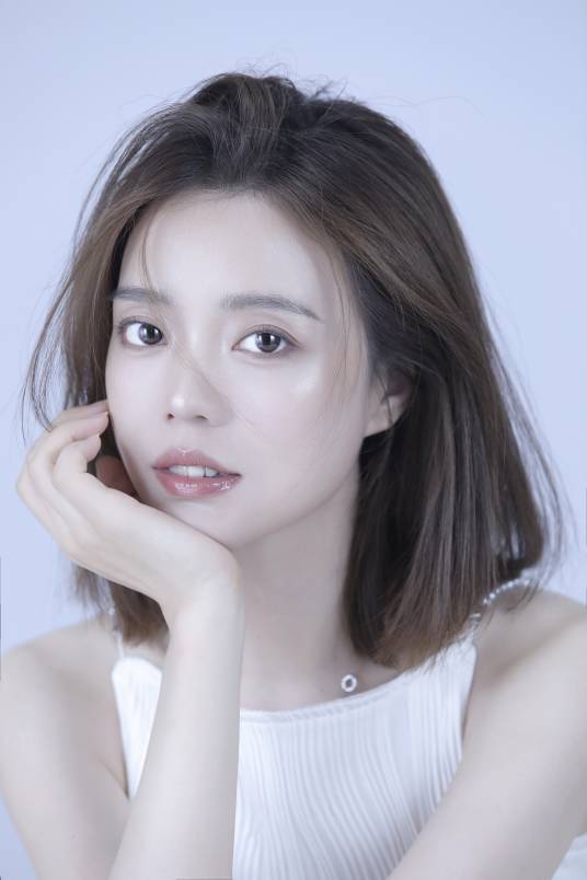 李丽莎（CCTV6主持人）