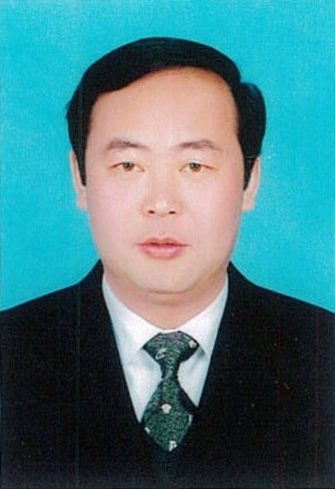 葛军（湖北省赤壁市委副书记、市人民政府市长）