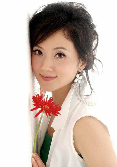 张燕（中国内地女高音歌唱家，中国东方歌舞团国家一级演员）