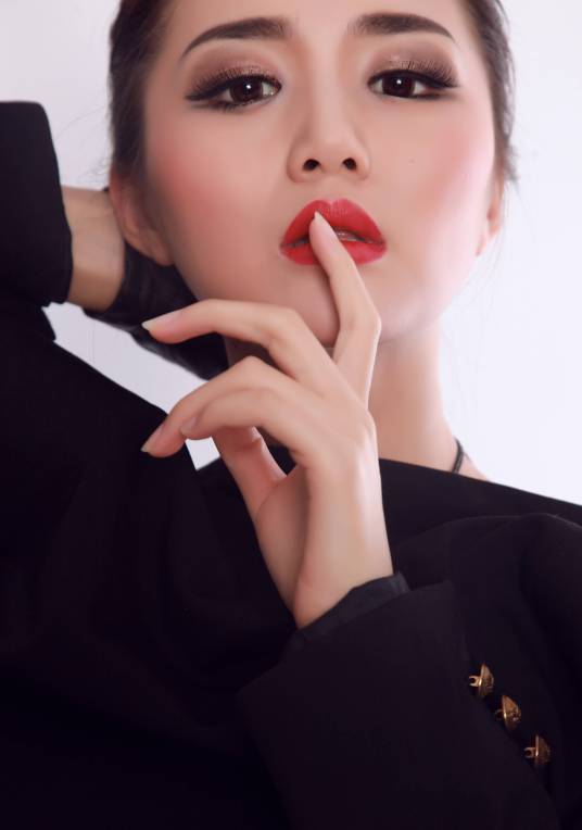 笑笑（华语女歌手、演员）