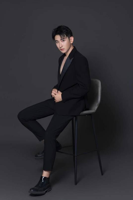 李佳桐（中国内地男演员、出品人）