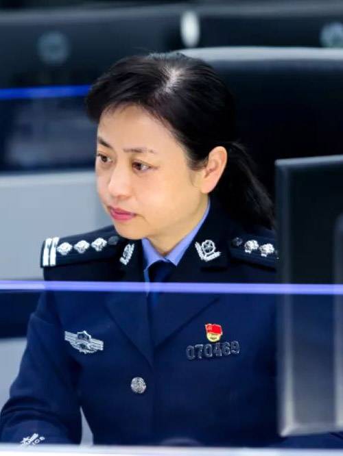鲍丹（中共二十大代表，湖北省荆门市公安局指挥（情报）中心副主任）