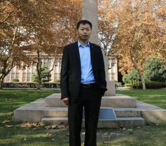 李东（湖南大学材料科学与工程学院教授）