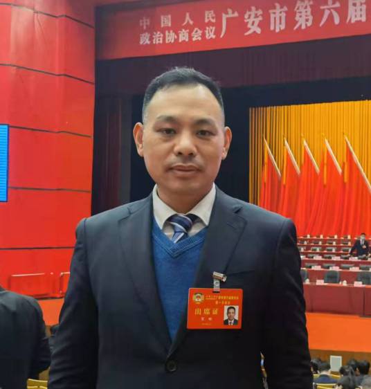 贺刚（全国技术能手；政协广安市第六届委员会委员）