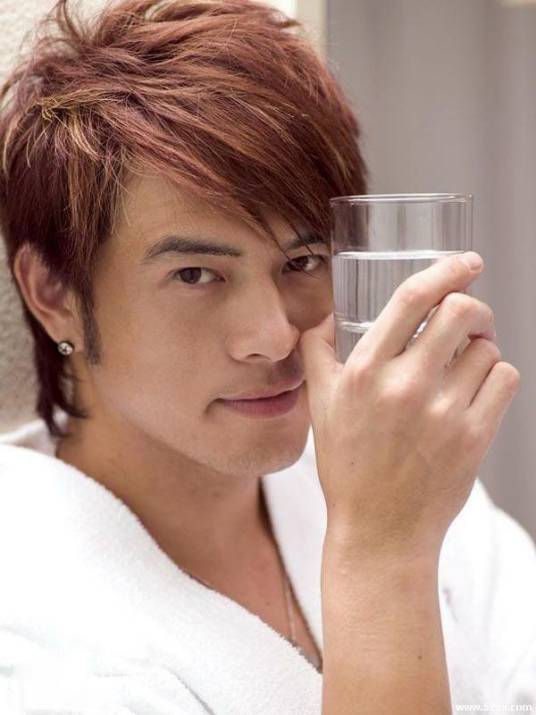 黄玉荣（中国台湾男歌手、演员）