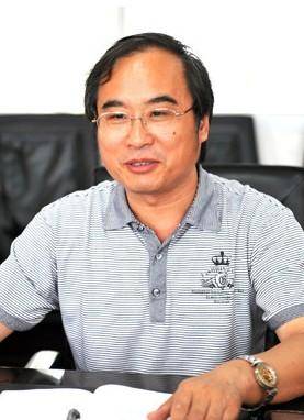 沈光明（长江大学文学院教授）