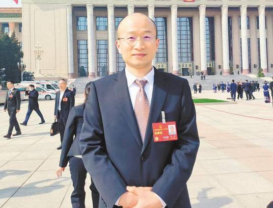 刘武（第十四届全国人大代表，中国信科集团光通信技术与网络全国重点实验室工程师）