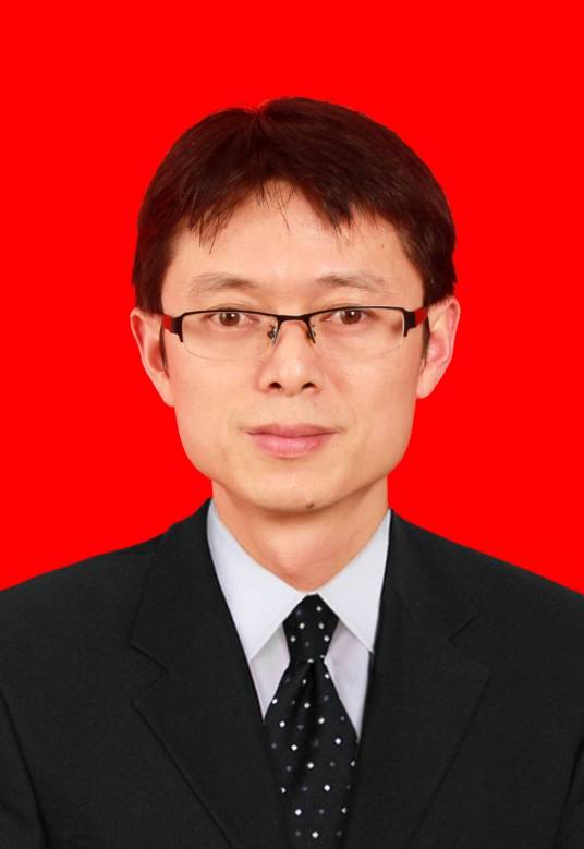 朱可（重庆市云阳县教工委委员、教育考试中心主任）