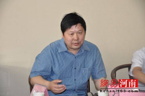 卢焱（郑州大学教授）