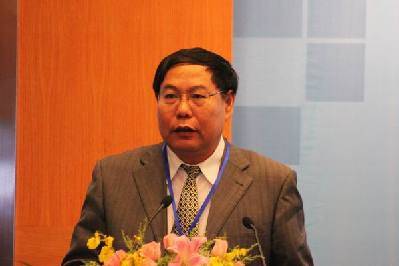 郑成良（教育部社会科学委员会委员）