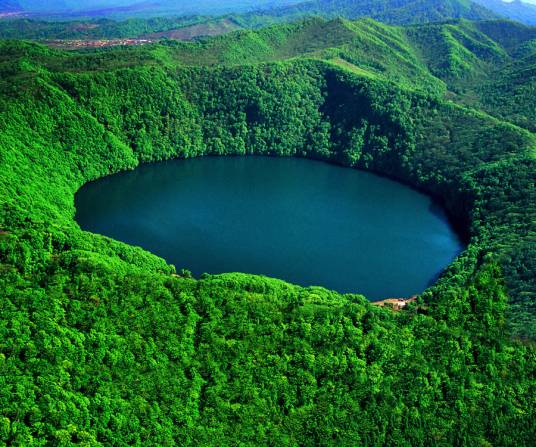 龙湾火山湖