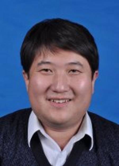 安华（内蒙古大学公共管理学院教授）