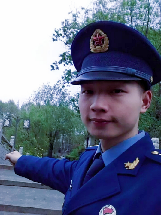 王小明（军旅诗人）