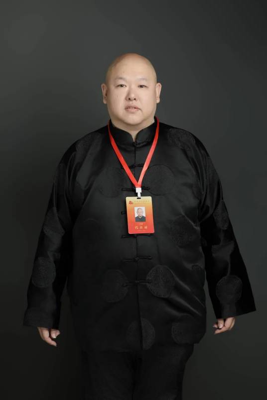 王玥波