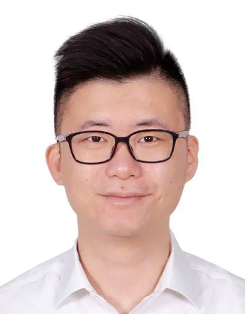 傅腾龙（广州文欣创业教育投资有限公司执行董事、澳酷文化传播有限公司联合创办人）