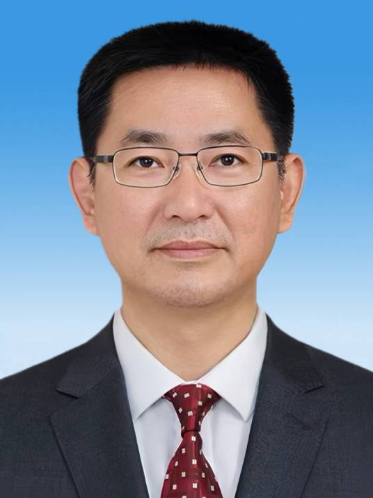 何杰（广东省深圳市人大常委会副秘书长）