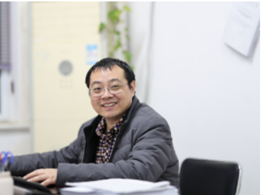 金毅（济南大学教授）