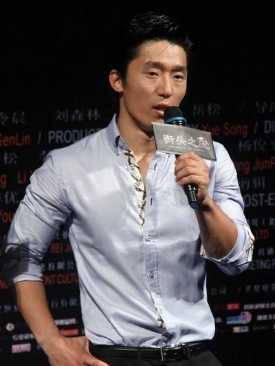 岳松（中国武术家、动作演员、导演、编剧）