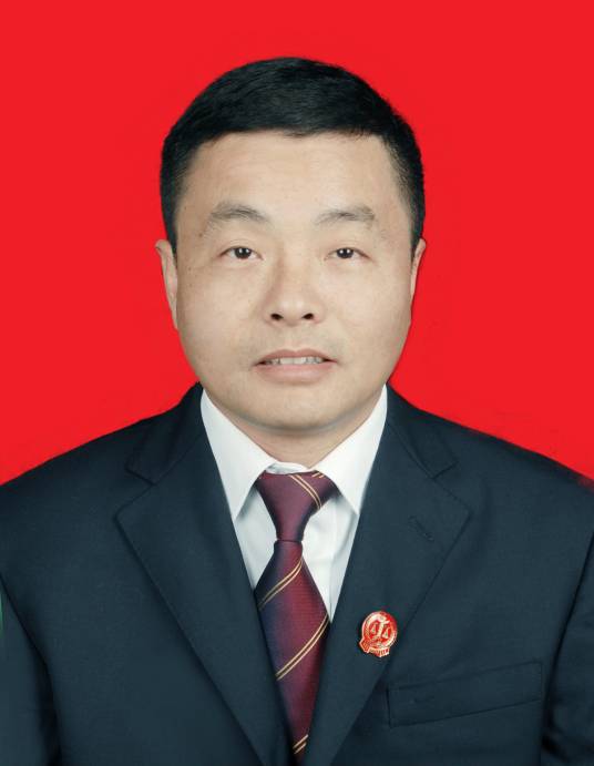 李冰清（湖北省神农架林区人民法院党组成员、政治部主任）