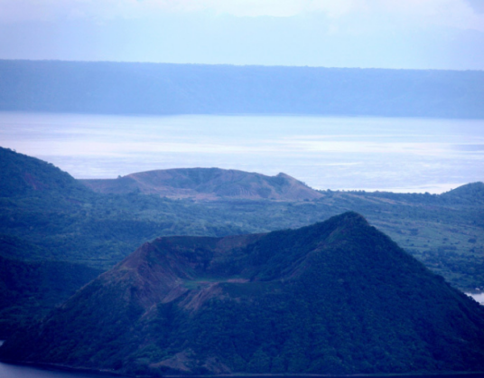 塔尔火山