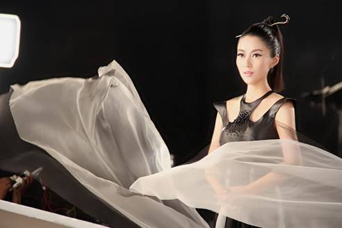 扬眉（2011年赵芊羽演唱的歌曲）