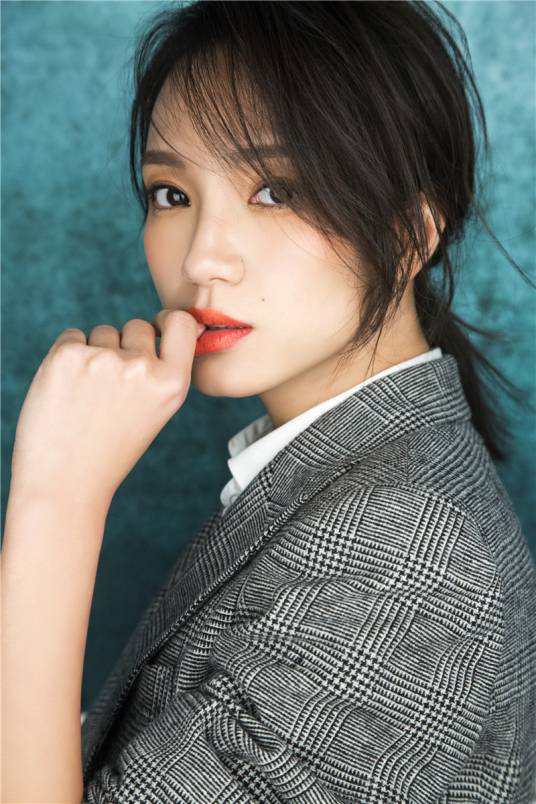 魏璐（中国内地女演员、亚洲小姐全国网络赛区总冠军）