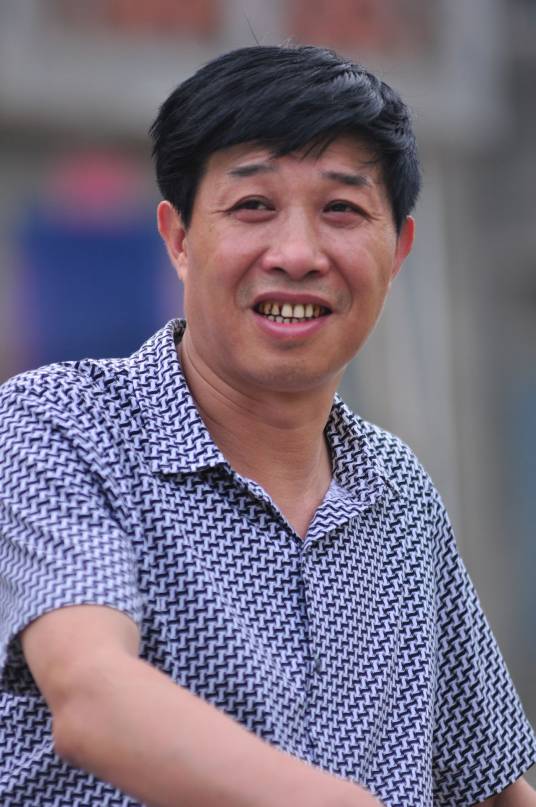 李春平（中国作家协会会员）