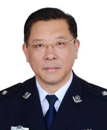 戚健（威海市司法局党委委员，威海监狱监狱长、党委书记）