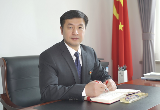 张滨江（佳木斯市第一中学党委书记）