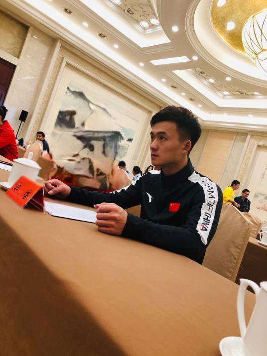 郭培（中国技巧运动员）