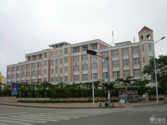 青岛经济技术开发区富春江路小学