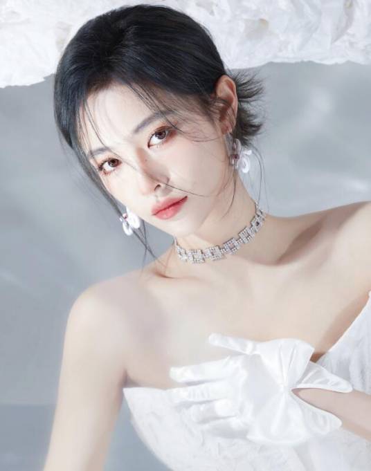 许佳琪（中国内地女歌手、舞者、演员）
