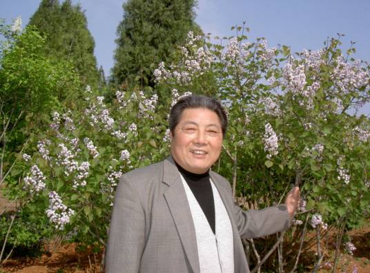 朱铭（原山东工艺美术学院副院长、教授）