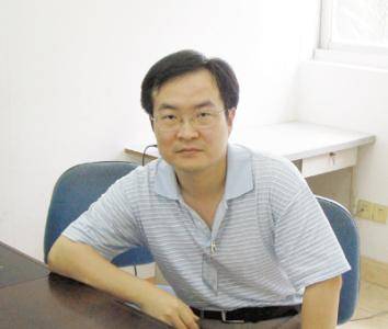 侯亮（厦门大学教授）