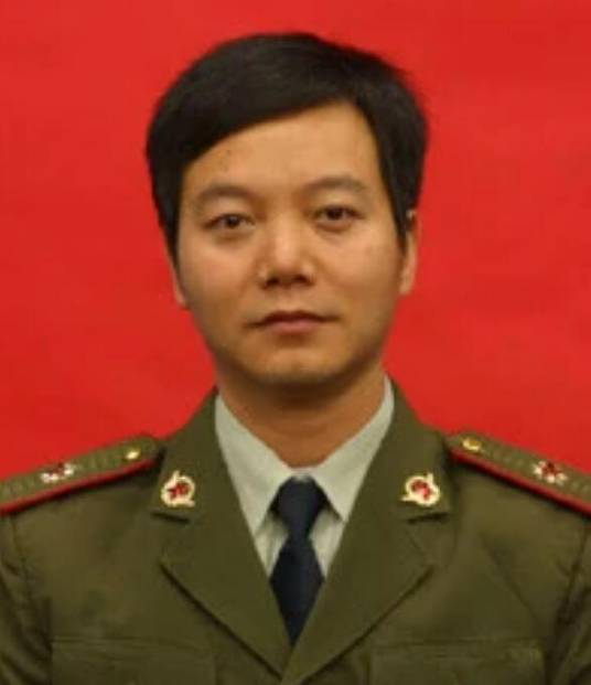 章莹（广州军区战创伤专业委员会副主任委员）