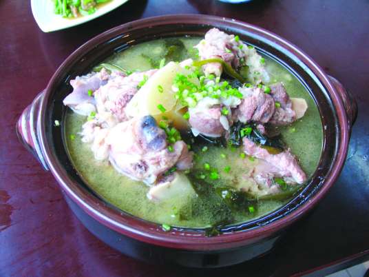 筒子骨汤