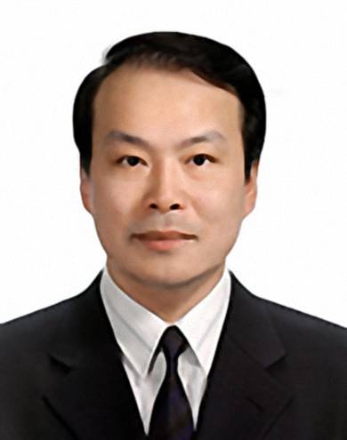 何平（第十四届全国政协常委、外事委员会主任、中国记协主席）