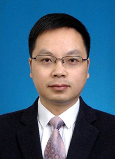 肖明（湖南省怀化市溆浦县委常委、县人民政府党组副书记、常务副县长）