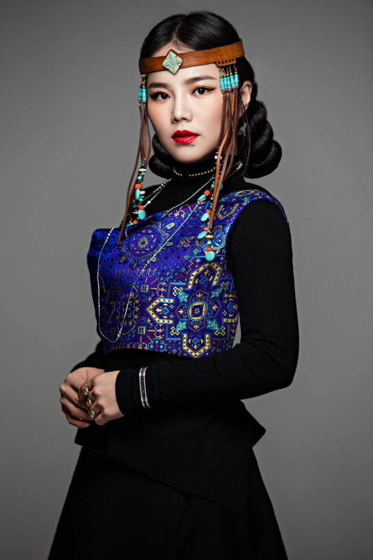 阿木古楞（中国内地蒙古族青年女歌手）