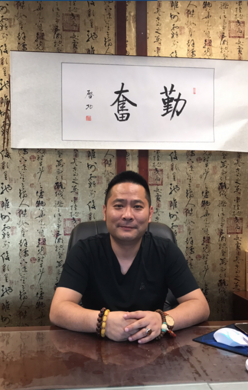 罗卓英（珠海天禹艺术品展览有限公司鉴定专家）