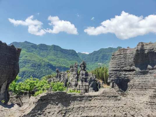 西部竹石林旅游景区