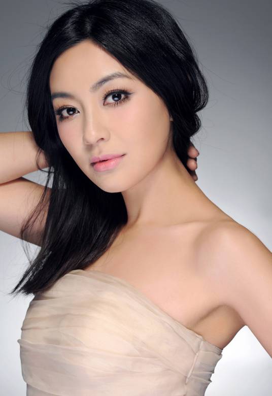陈秀丽（马来西亚籍华裔女演员、歌手、主持人）